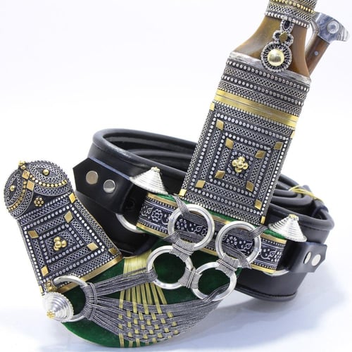 خنجر مقاس5 صب معدن مرشوش فضة الراس قرن طبيعي