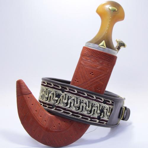 جنبية نجراني حك زراف مكعب مقاس كبير