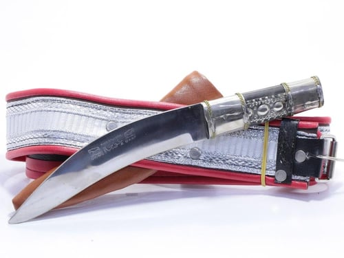 سكين خوجة باكستاني وسط