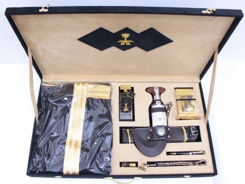 بوكسات ملكية اهداء فاخر جنبية وبشت