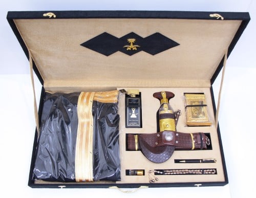 بوكسات ملكية اهداء فاخر جنبية وبشت