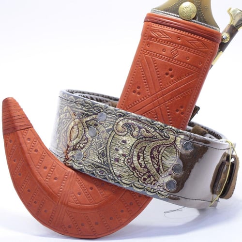 جنبية نجراني حك زراف مكعب مقاس كبير