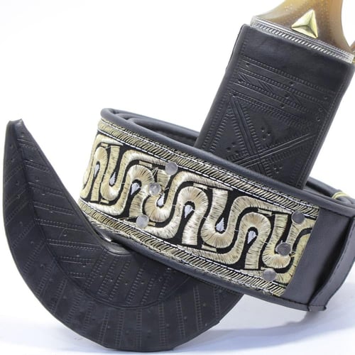 جنبية نجراني حك زراف مكعب مقاس كبير