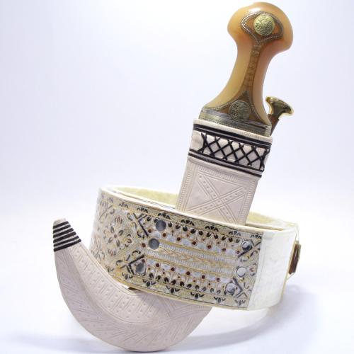 جنبية نجراني حك زراف مكعب مقاس كبير