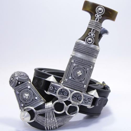 خنجر مقاس5 صب معدن مطلي فضة الراس قرن طبيعي