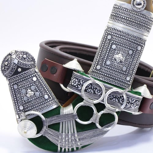 خنجر مقاس5 صب معدن مطلي فضة الراس قرن طبيعي