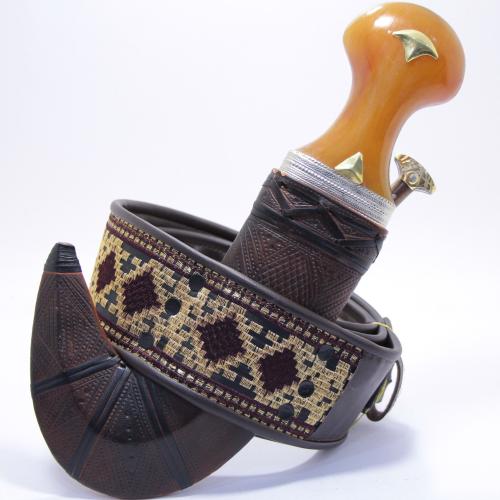 جنبية نجراني حك زراف مكعب مقاس كبير