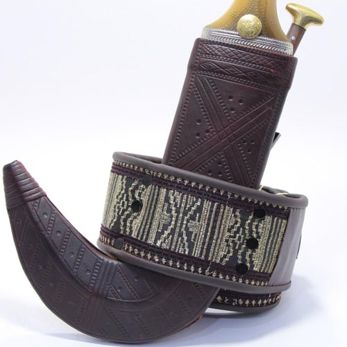 جنبية نجراني حك زراف مكعب مقاس كبير