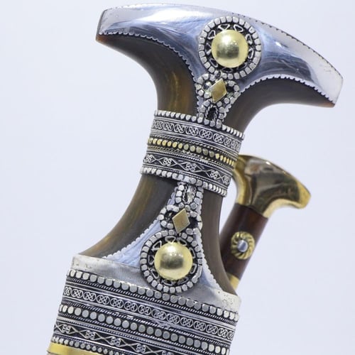 خنجر الراس قرن طبيعي سيال قصة عماني مقاس 5معدن مطل...