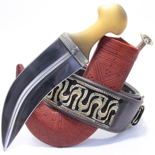 جنبية نجراني حك زراف مكعب مقاس كبير