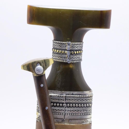 خنجر مقاس5 صب معدن مطلي فضة الراس قرن طبيعي