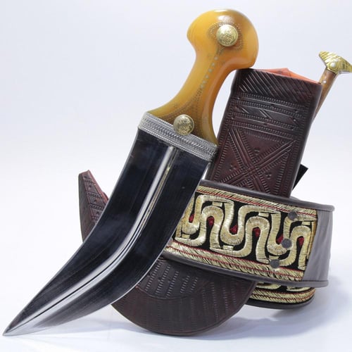 جنبية نجراني حك زراف مكعب مقاس كبير