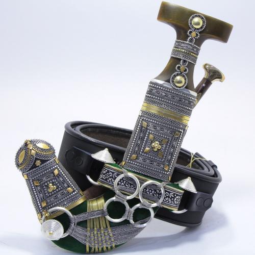 خنجر مقاس5 صب معدن مطلي فضة الراس قرن طبيعي