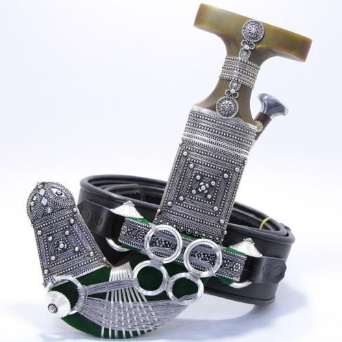 خنجر مقاس 7 صب فضة صافي عيار 925 الراس قرن طبيعي