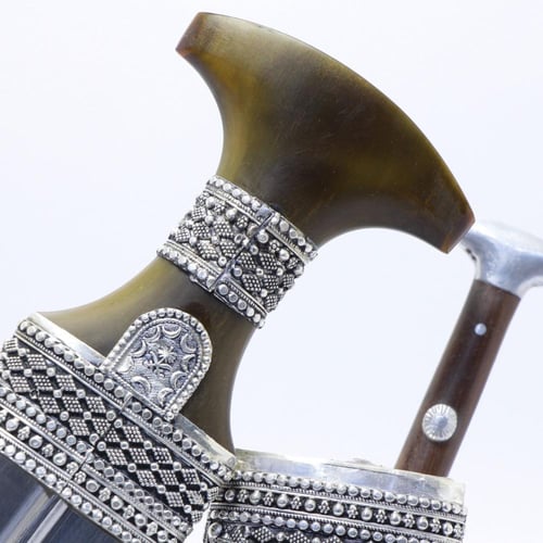 خنجر مقاس 5 صب فضة صافي عيار 925 الراس قرن طبيعي