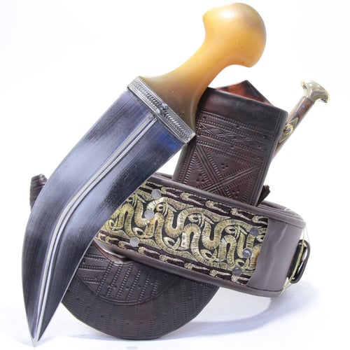 جنبية نجراني حك زراف مكعب مقاس كبير