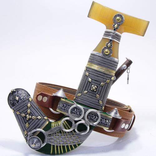 خنجر حك زراف معرق مقاس 5 معدن مطلي فضة