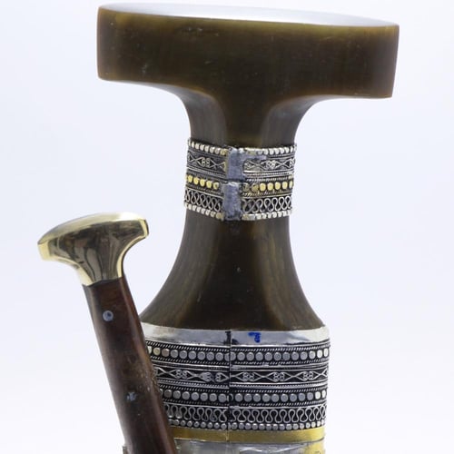 خنجر مقاس5 صب معدن مطلي فضة الراس قرن طبيعي