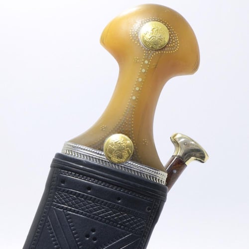 جنبية نجراني حك زراف مكعب مقاس كبير