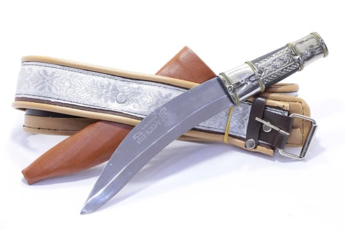 سكين خوجة باكستاني وسط