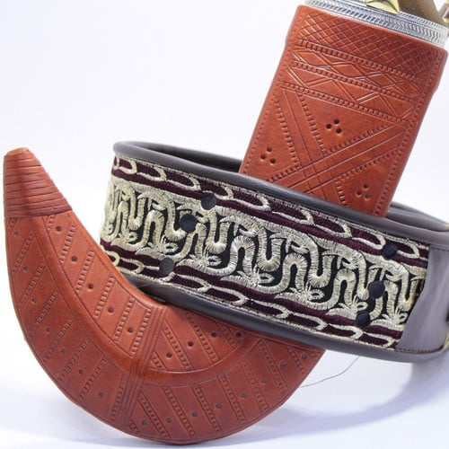 جنبية نجراني حك زراف مكعب مقاس كبير