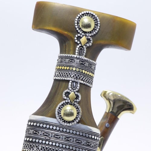 خنجر مقاس5 صب معدن مطلي فضة الراس قرن طبيعي