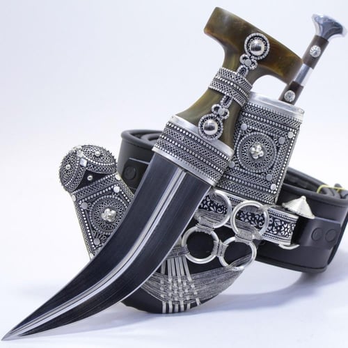 خنجر مقاس5 صب معدن مطلي فضة الراس قرن طبيعي