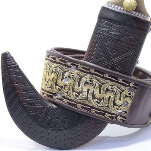 جنبية نجراني حك زراف مكعب مقاس كبير