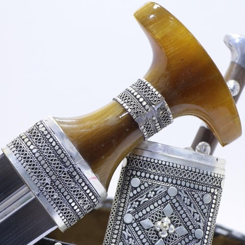 خنجر الراس وتر سيال قصة عماني مقاس 5معدن مطلي فضة