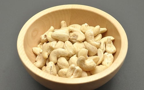 كاجو بدون (تحميص)