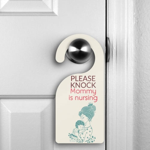 علاقة باب خشبية الرضاعة الطبيعية للأمهات