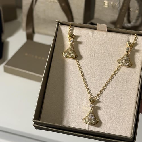 بكج اكسسوارات 6 قطع BVLGARI - شامل الملحقات