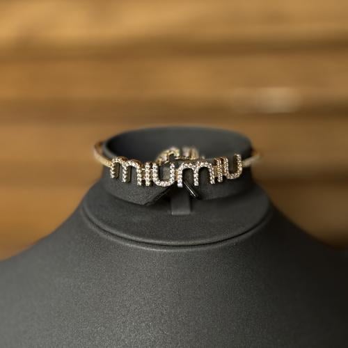 اسوارة miumiu مع خاتم - شامل الملحقات