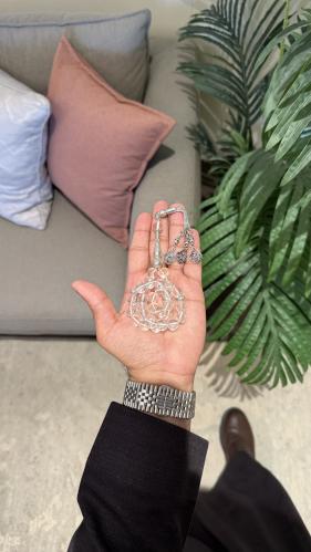 سبحة بكلايت شفاف بخيط ابيض