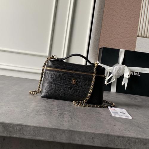 Chanel vanity bag S2026