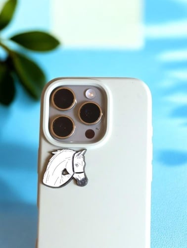 ستيكر لاصق معدني للجوال - الخيل