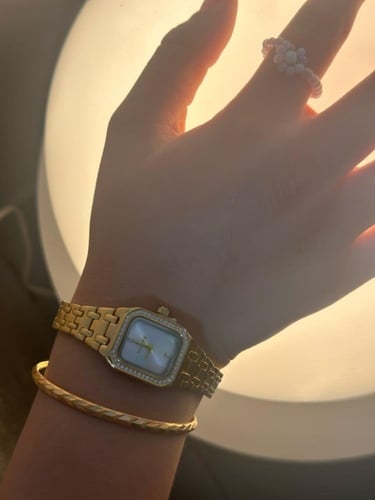 ساعه نسائيه فلامور نسائي مربعه ذهبي ميناء فضي