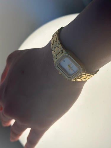 ساعه نسائيه فلامور نسائي مربعه ذهبي ميناء فضي