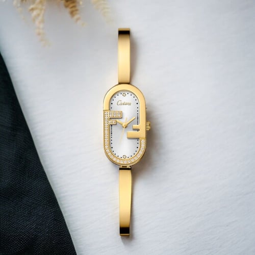 ساعه نسائيه موديل فندي ذهبي