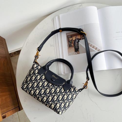 شنطة نسائية كروس بودي