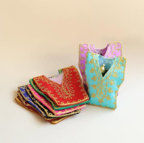 توزيعات أنيقة مع العود والمسك