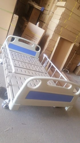 سرير طبي كهربائي 4 حركات بي كير عرض 120 سم مع مرتب...