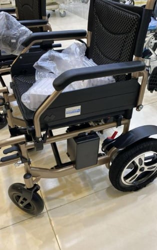 كرسي متحرك كهربائي قابل للطي بطاريتان وشاحن 220 فو...