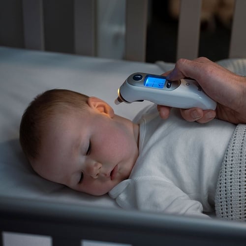 جهاز قياس حرارة الأذن من Braun مع الوضع الليلي مود...