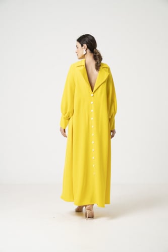 فستان كريب راقي بتفاصيل في الخلف