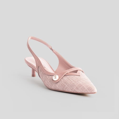 حذاء كعب عالي بمقدمة مدببة