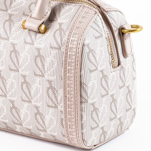 شنطة واسعة مع ميدالية ارنب