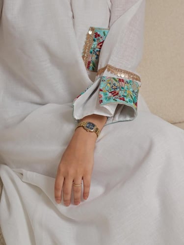 جلابيه لينون ابيض