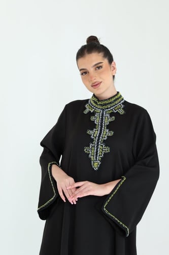 جلابية كريب بتطريز يدوي