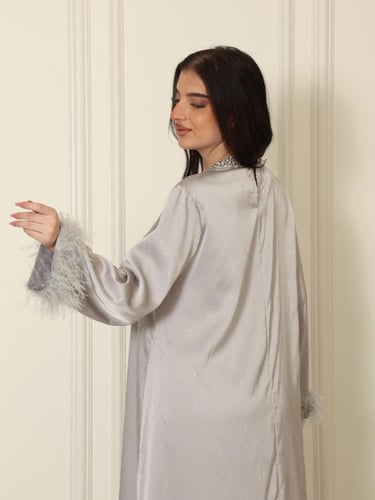 جلابية وردي - رمادي بالريش